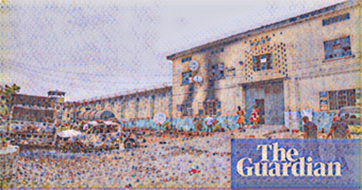 Gunmen attack prison in south-west Nigeria with grenades