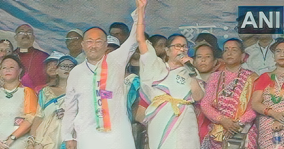 Mamata Banerjee Holds Roadshow in Siliguri, Urges Support for TMC Candidate Gopal Lama