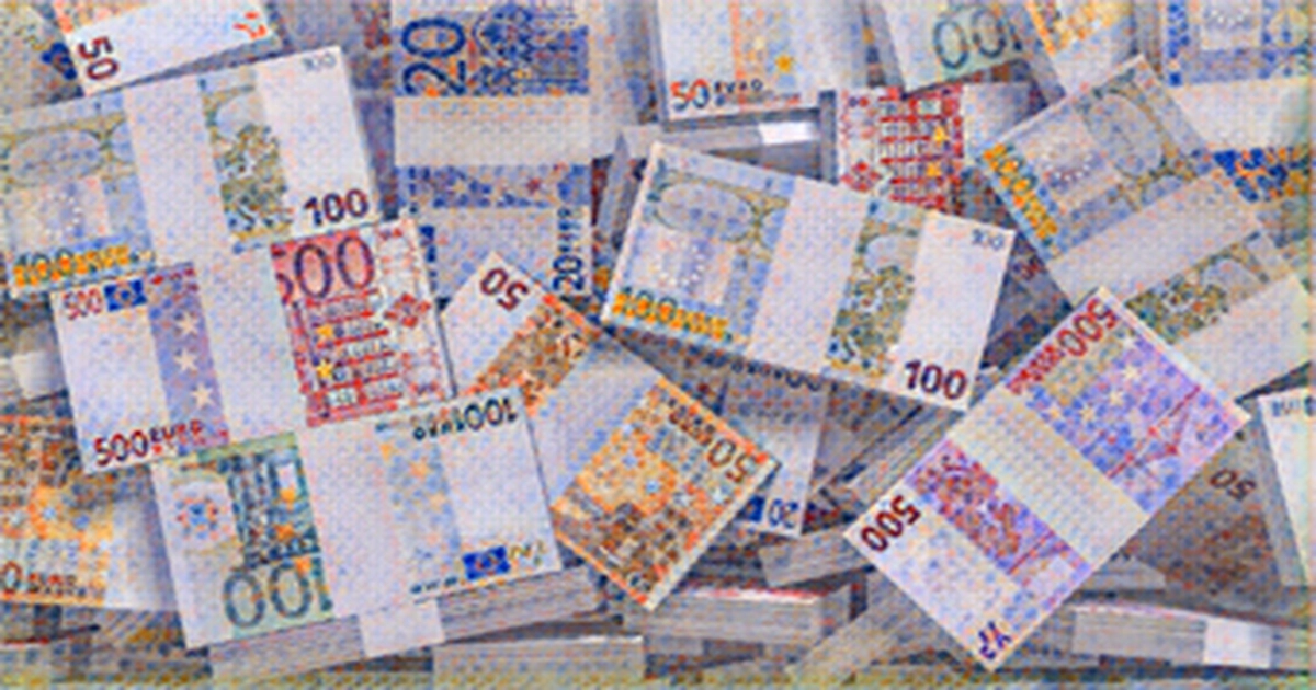 U.S. dollar hits 16 month high against yen, Euro