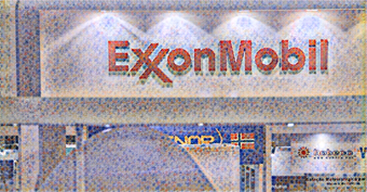 Exxon to sell oil sands properties in Western Canada