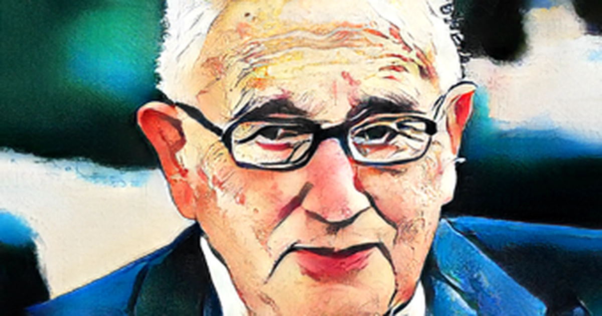 Henry Kissinger says Ukraine needs to be treated like NATO member