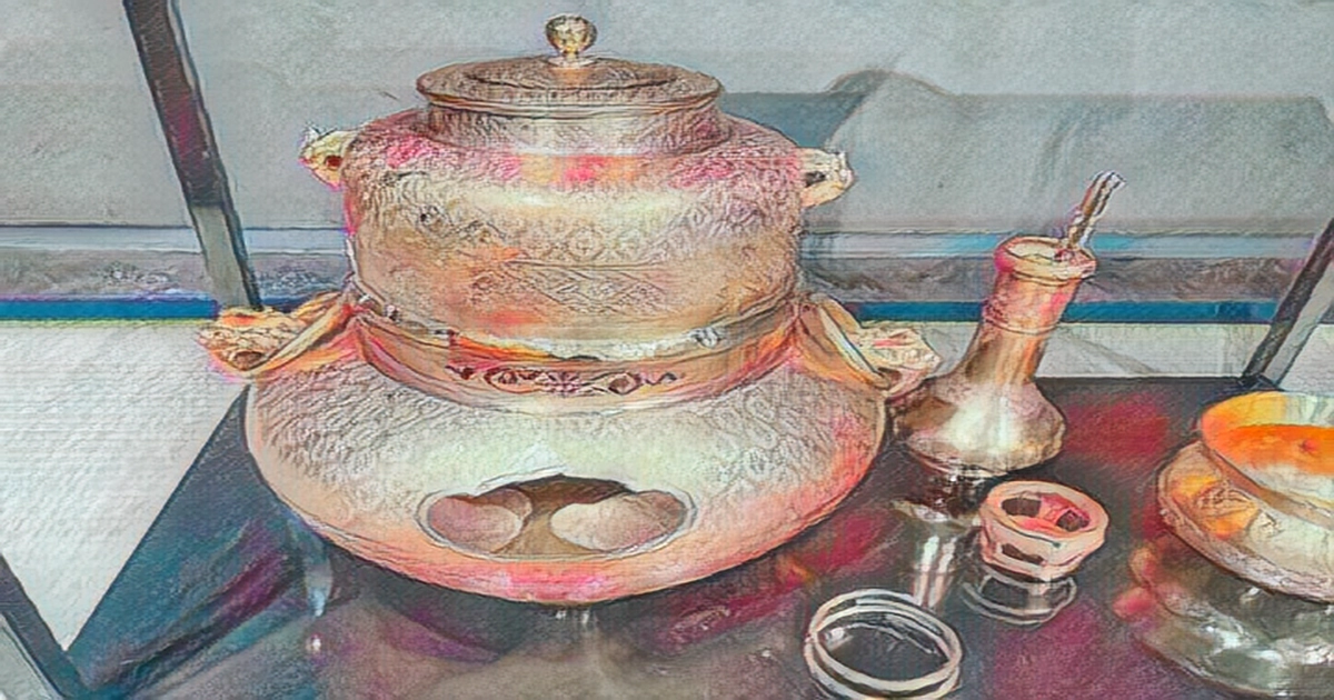 Tokyo auction sells tea utensils from Toyotomi Hideyoshi