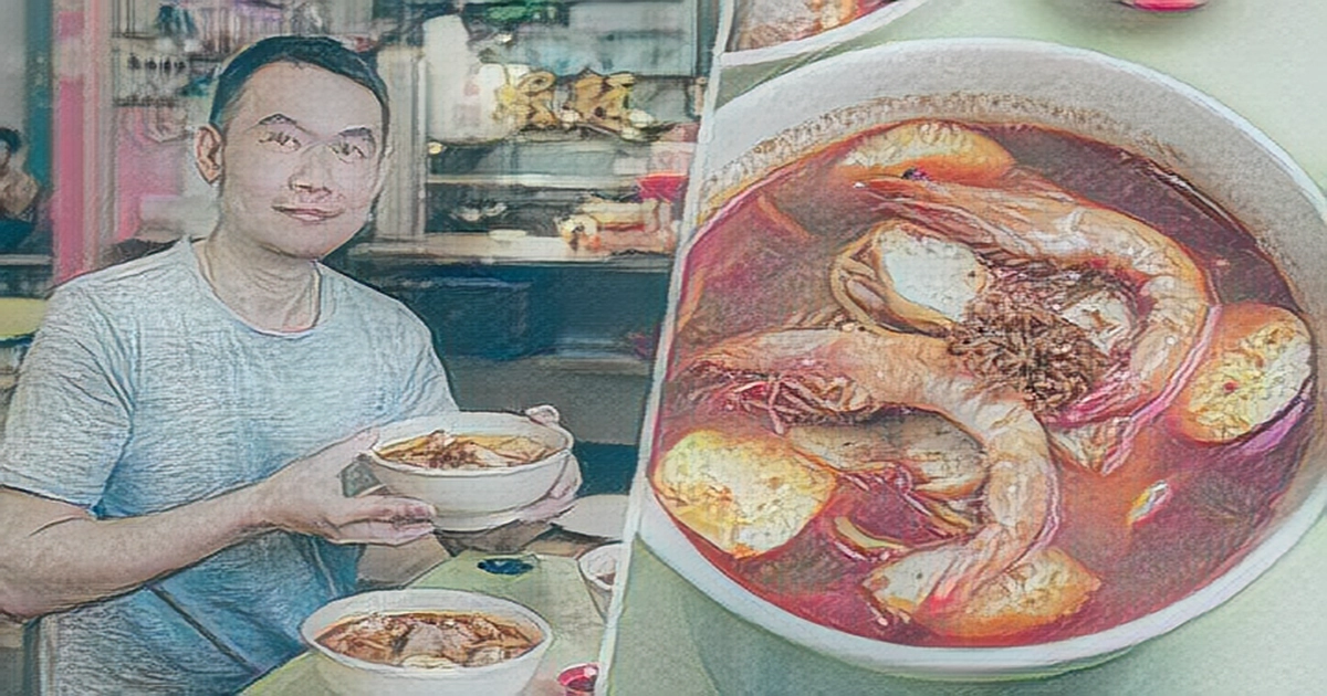 Ipoh Prawn noodles are similar to Penang’s spicy soup